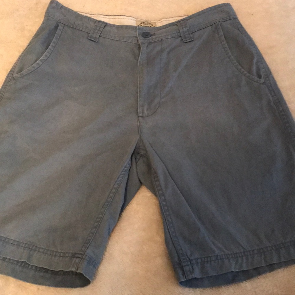 St John’s. Bay Shorts, size 32, inseam is 9 1/4” and outseam is 21”